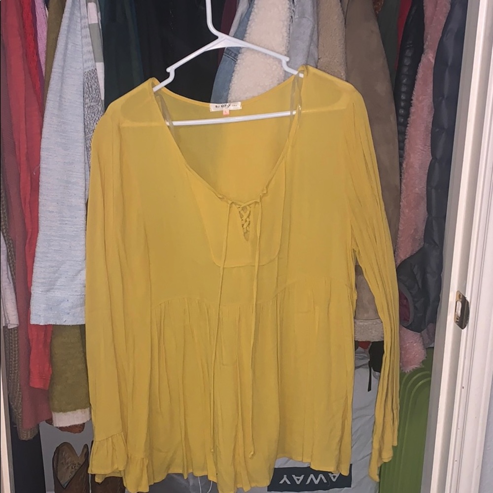 Boutique bought yellow criss cross blouse